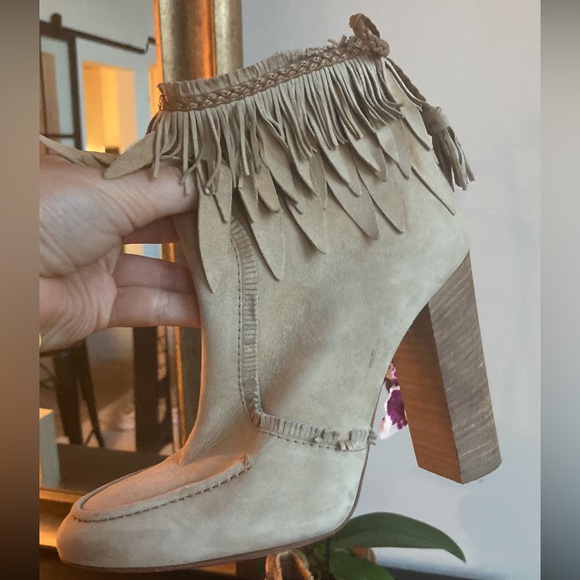 Aquazzura Tiger Lilly Suede Fringe Boots! - Picture 4 of 6